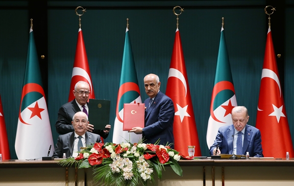 Foto - Türkiye ile Cezayir arasında imzalar atıldı