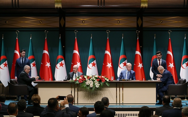 Foto - Türkiye ile Cezayir arasında imzalar atıldı