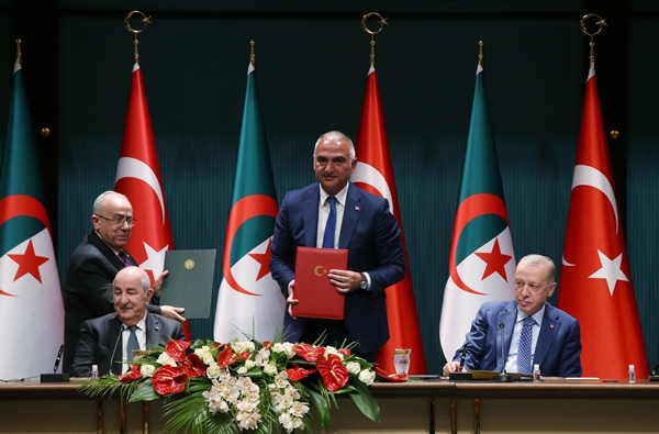 Foto - Türkiye ile Cezayir arasında imzalar atıldı