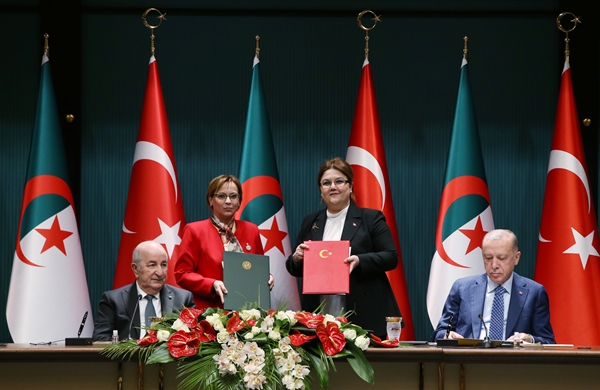 Foto - Türkiye ile Cezayir arasında imzalar atıldı