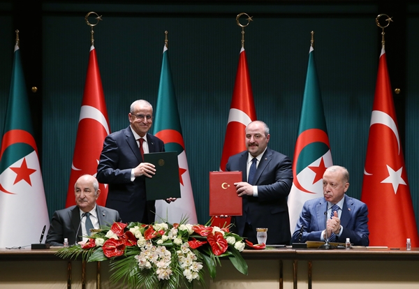 Foto - Türkiye ile Cezayir arasında imzalar atıldı