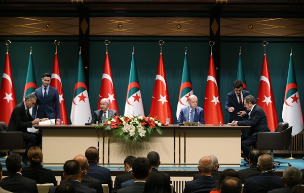 Türkiye ile Cezayir arasında imzalar atıldı
