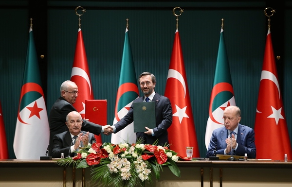Foto - Türkiye ile Cezayir arasında imzalar atıldı