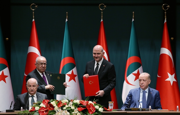 Foto - Türkiye ile Cezayir arasında imzalar atıldı