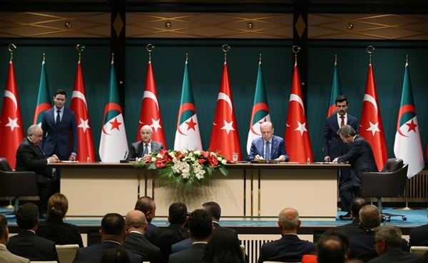 Foto - Türkiye ile Cezayir arasında imzalar atıldı
