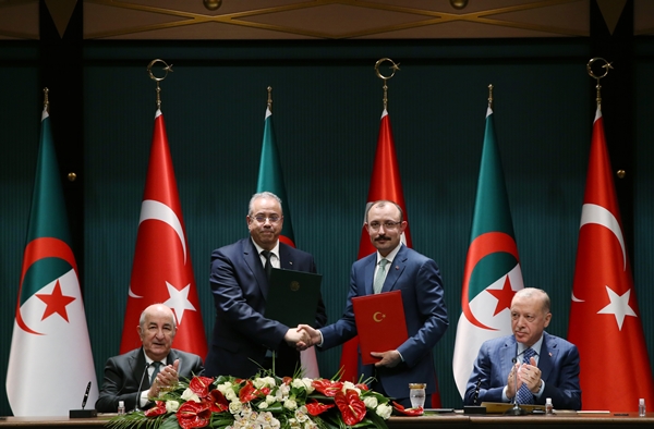 Foto - Türkiye ile Cezayir arasında imzalar atıldı