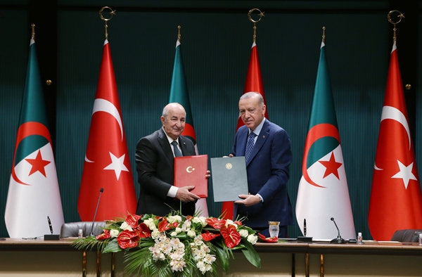 Foto - Türkiye ile Cezayir arasında imzalar atıldı