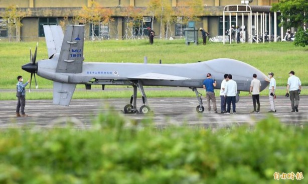 Foto - 'Türkiye ile işbirliği yapmalı, TB2 almalıyız' diyorlardı! Bir anda kendi İHA'larını yaptılar