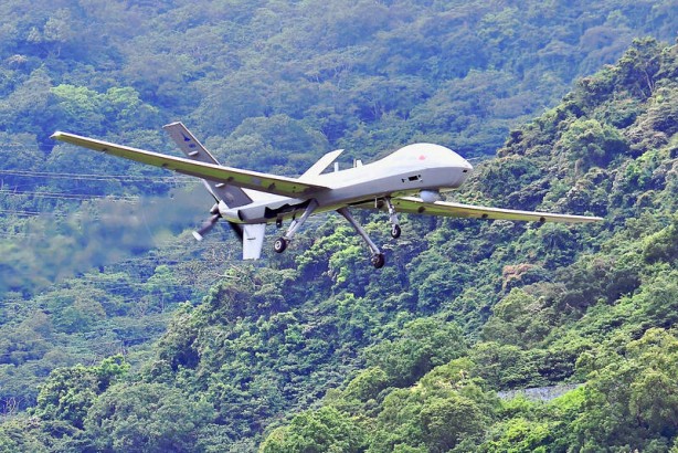 Foto - 'Türkiye ile işbirliği yapmalı, TB2 almalıyız' diyorlardı! Bir anda kendi İHA'larını yaptılar