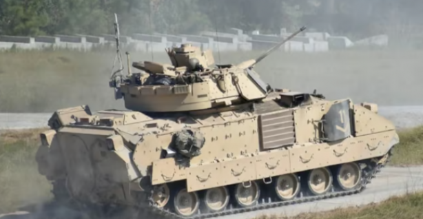 Foto - Türkiye ile savaşa hazırlanan Yunanistan'ı en büyük müttefiki kazıklamaya kalkıştı! Bozuk tanklar yollandı