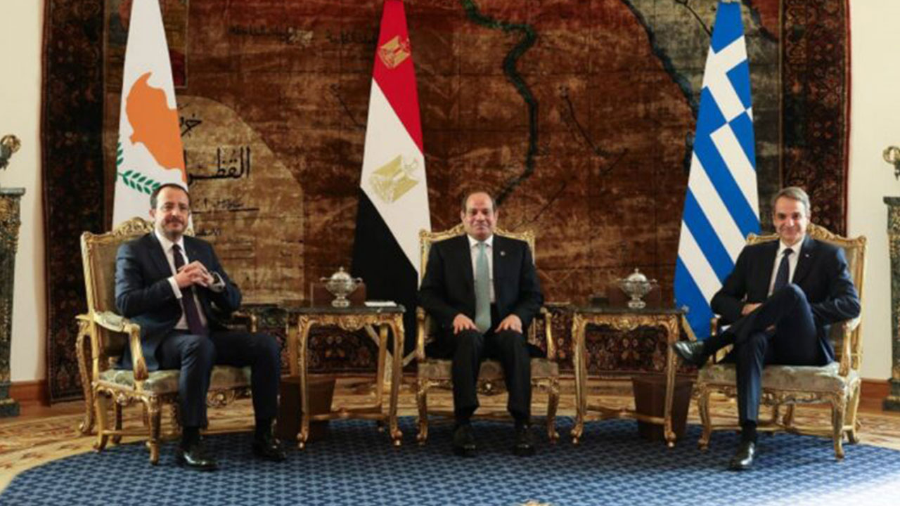 Foto - Türkiye ile yakınlaşan Mısır'ı uyarmak için Kahire'ye giden iki isim bakın kim! 'Ankara ile anlaşma'