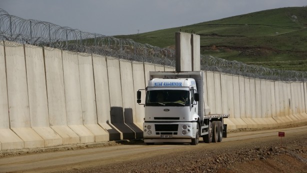Foto - Türkiye İran sınırına örülen duvar 100 kilometreyi buldu