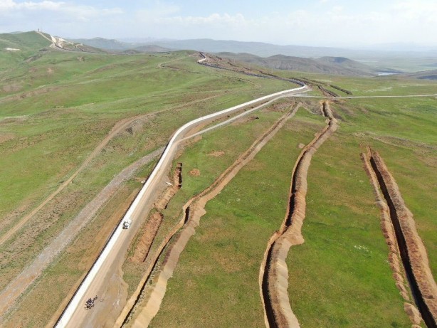 Foto - Türkiye İran sınırına örülen duvar 100 kilometreyi buldu