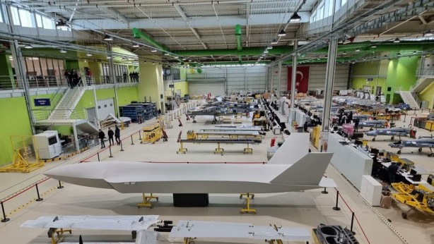 Foto - Türkiye izin verdi! Bayraktar TB2 SİHA üretmek için fabrika açacaklar