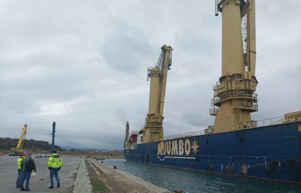 Foto - Türkiye'ye karşı dikkat çeken hareketlilik! ABD o ülkeye içi silah dolu gemi gönderdi