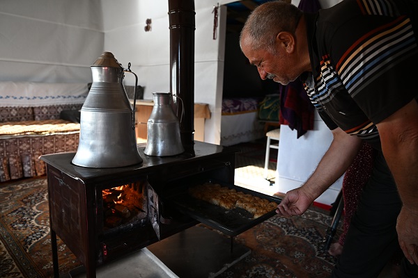 Foto - Türkiye kavrulurken orada sobayla ısınıyorlar
