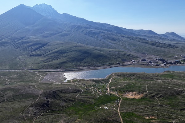 Foto - Türkiye kavrulurken orada sobayla ısınıyorlar