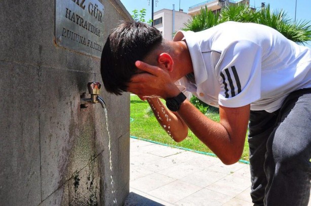 Foto - Türkiye kavurucu sıcakların etkisinde...Termometreler fırladı