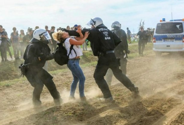 Foto - Türkiye kınamak için yarışa girenlerin portresi! ABD ve Avrupa polisinden orantısız güç
