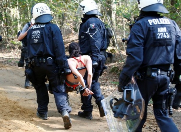 Foto - Türkiye kınamak için yarışa girenlerin portresi! ABD ve Avrupa polisinden orantısız güç