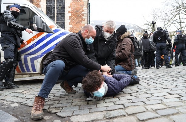 Foto - Türkiye kınamak için yarışa girenlerin portresi! ABD ve Avrupa polisinden orantısız güç