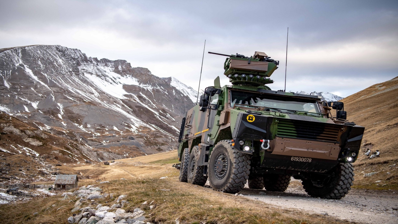 Türkiye korkusu resmen akıllarını aldı! Rus silahlarını çöpe atıp Fransızlara koştular