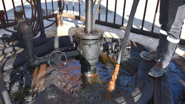 Foto - Türkiye o dağın altında resmen petrol hazinesi buldu! Fışkırdıkça fışkırıyor