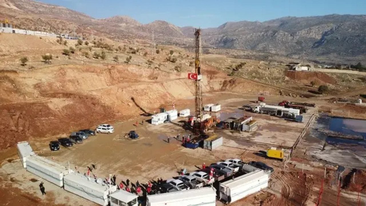 Foto - Türkiye o dağın altındaki büyük petrol hazinesini çıkarmak üzere: Yetkili isim lokasyonu bile açıklayarak 'müjde yakın' dedi