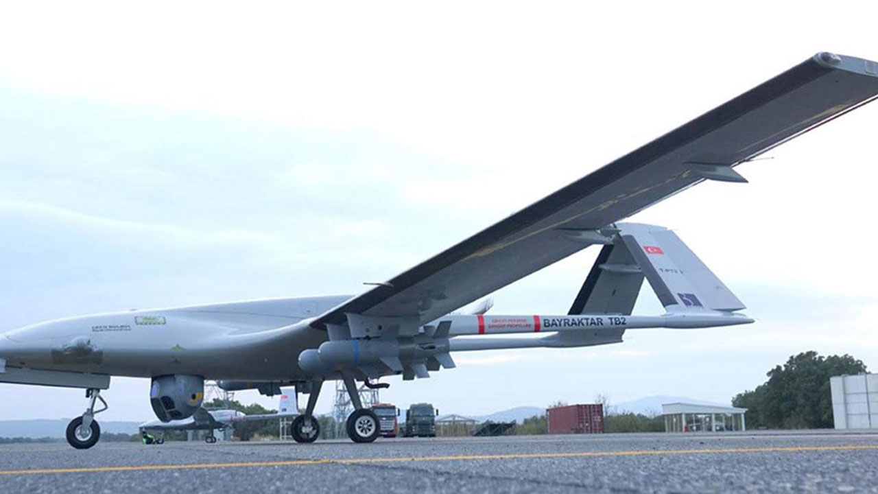 Foto - Türkiye o ülkeye TB2 SİHA yapmayı öğretmeye başladı! Yaptıkları SİHA'larla Rusya'yı vuracaklar