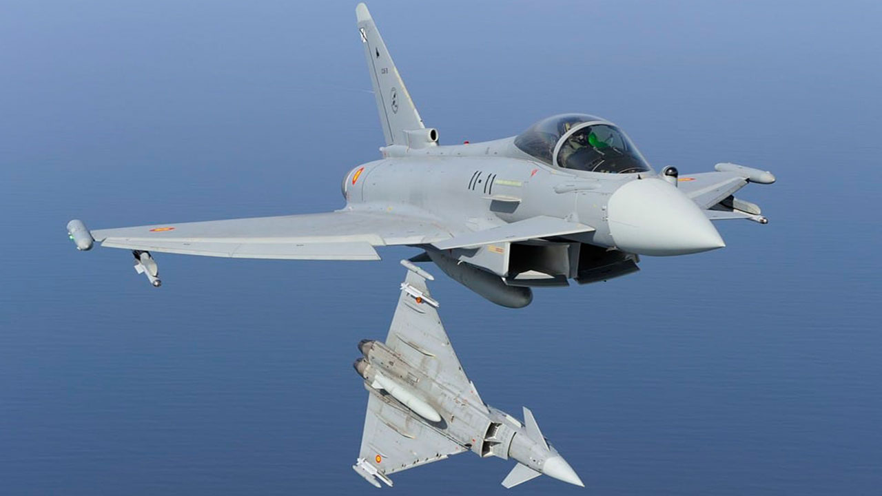 Foto - Türkiye oyalanırken Eurofighter savaş uçakları oraya iniyor
