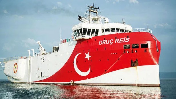 'Türkiye' paniği: Oruç Reis'in bir hareketi Yunanistan'ı salladı!