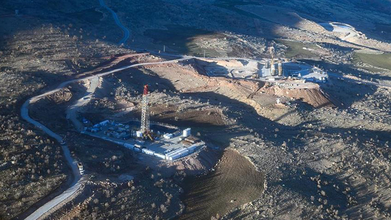 Foto - Türkiye petrolun kralını buldu! 99 kuyudan oluk oluk akıyor