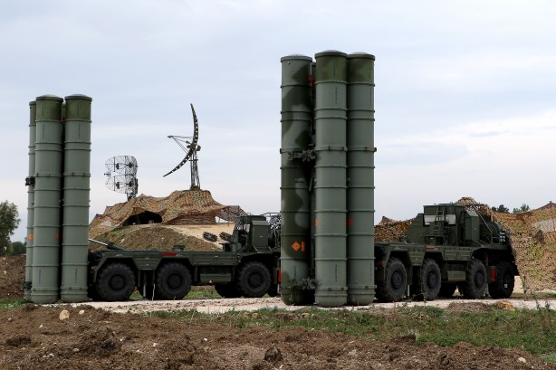 Türkiye S-400'leri o ülkeye mi verecek? Türk profesör duyurdu: Bunu yaparsak bir taşla iki kuş vururuz