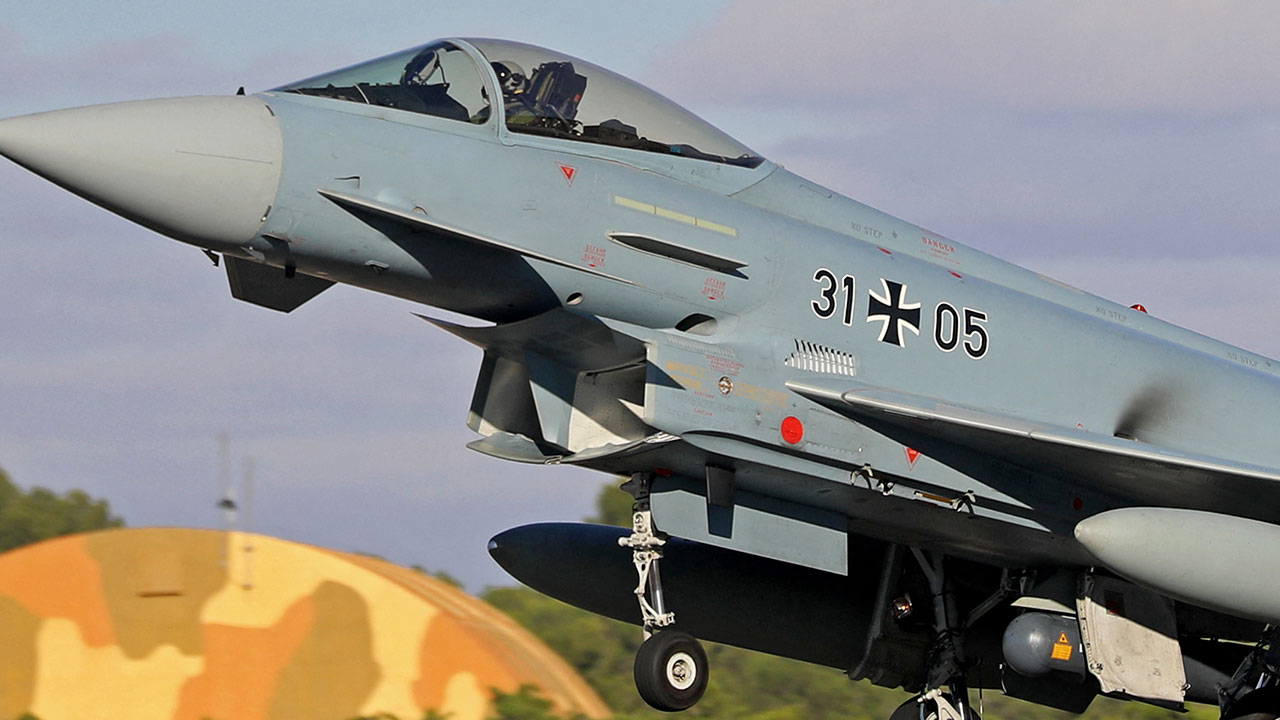 Foto - Türkiye satın alacaktı! Eurofighter Typhoon savaş uçağının başına öyle bir şey geldi ki...