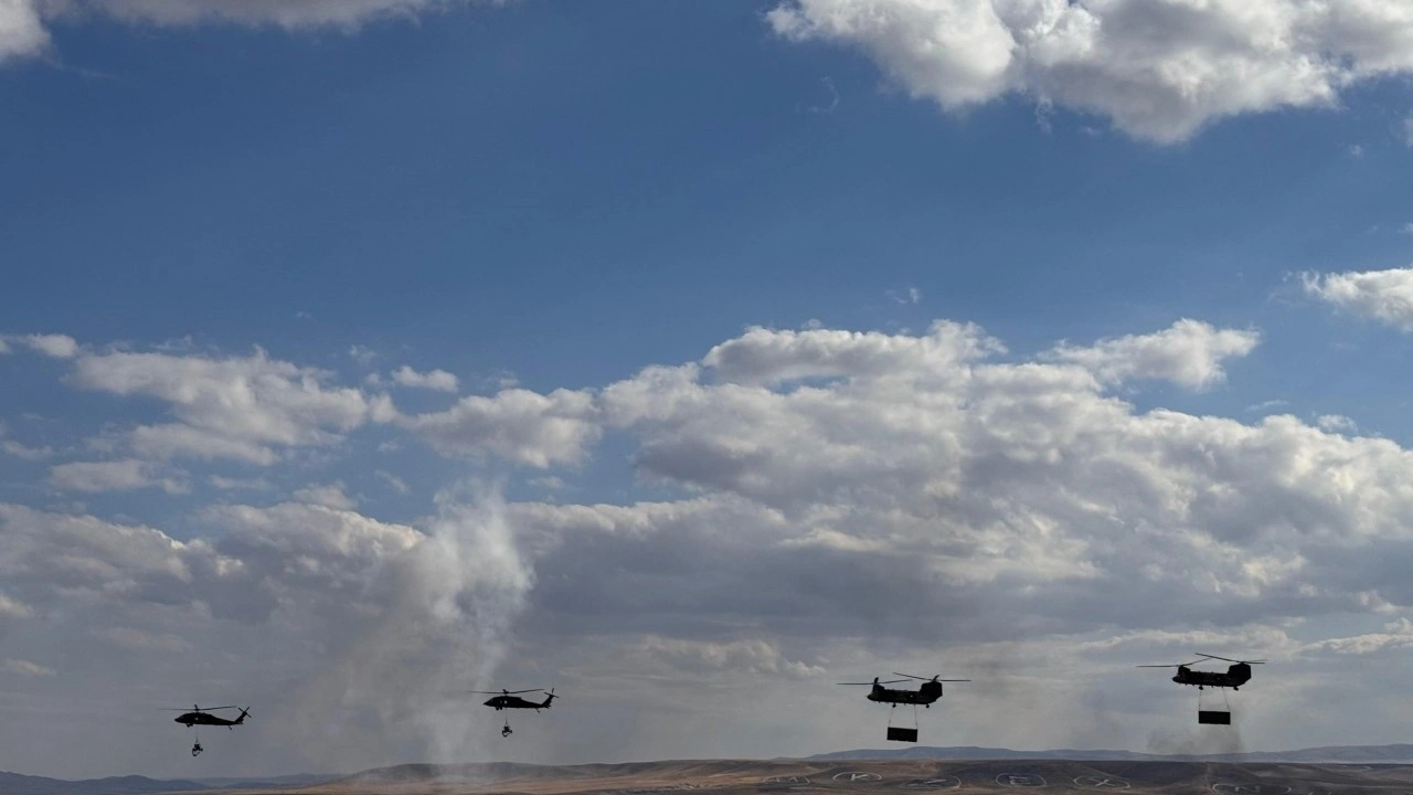 Foto - Türkiye savunmada güç gösterisi yaptı! Yeni silahlar ilk kez sahaya indi