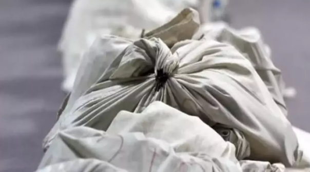 Foto - Türkiye seçim tarihinde görülmemiş olay! Temizlik görevlisi seçimlerin bittiğini düşünüp oyları çöpe attı