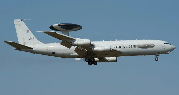 Foto - Peş peşe depremler olurken Türkiye semalarında gizemli uçak! 4 saat boyunca sürekli havada daire çizdi