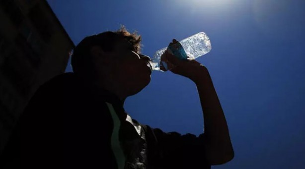 Foto - Türkiye sıcaklarla Kavrulurken o ilçede yaşayanlar dondu
