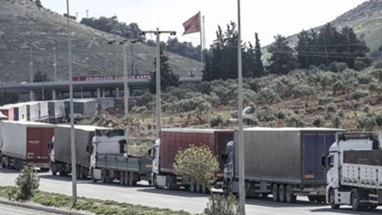 Foto - Suriye'nin son Türkiye kararı halkı rahatsız etti! Kepenkler indirildi, acil diplomasi trafiği başladı