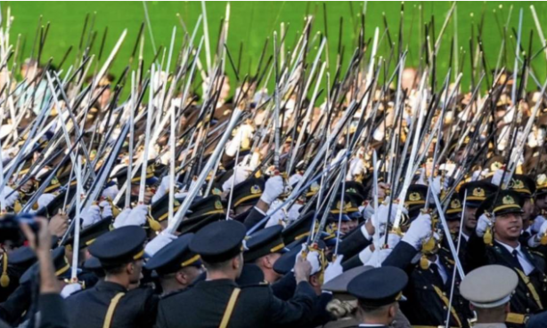 Foto - Türkiye tarihin kafesinden kurtulamıyor bir türlü; mezardan yönetiliyor