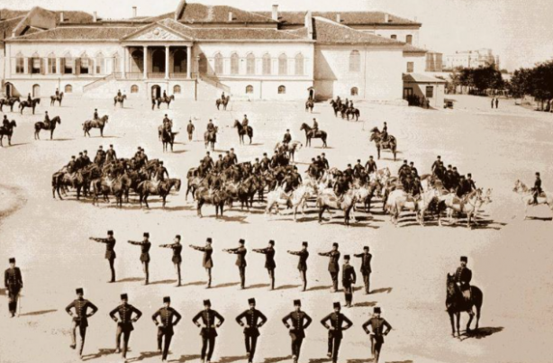 Foto - Türkiye tarihin kafesinden kurtulamıyor bir türlü; mezardan yönetiliyor