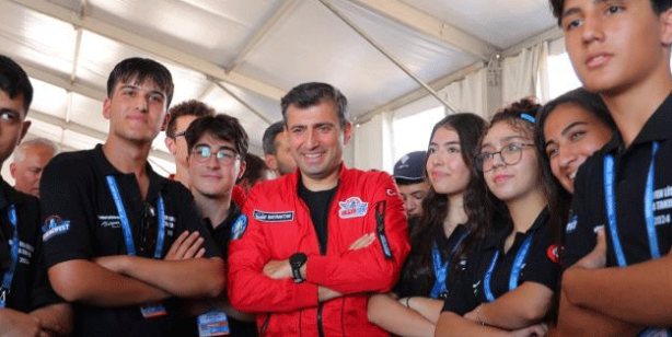 Türkiye tarihinde böylesi olmamıştı! Selçuk Bayraktar müthiş rakamı verdi