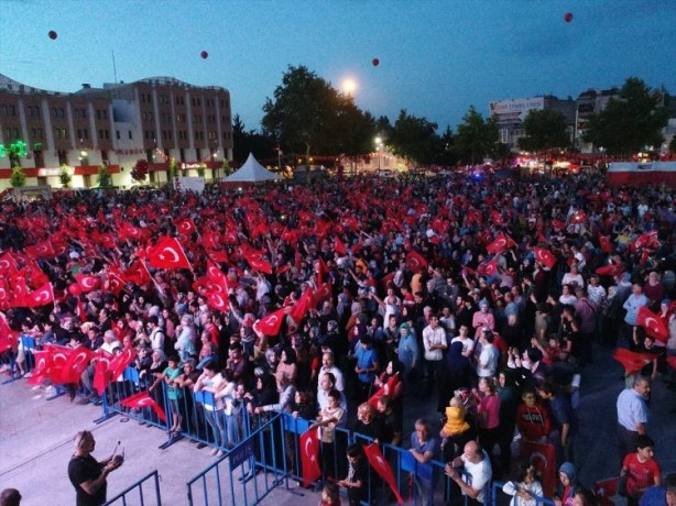 Foto - Türkiye tek yürek oldu, milyonlar meydanlara indi!