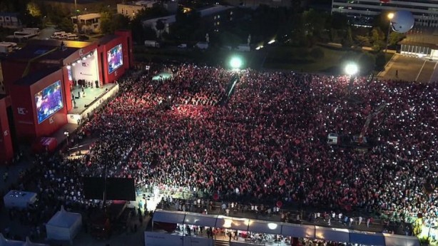 Foto - Türkiye tek yürek oldu, milyonlar meydanlara indi!