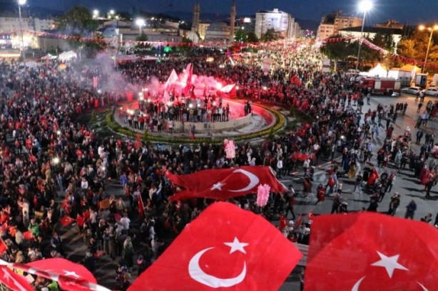 Foto - Türkiye tek yürek oldu, milyonlar meydanlara indi!