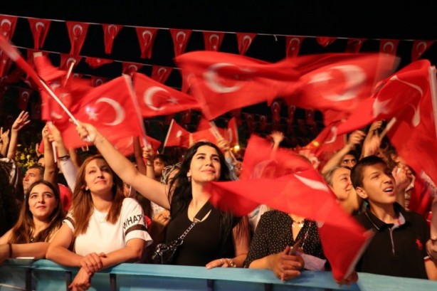 Foto - Türkiye tek yürek oldu, milyonlar meydanlara indi!
