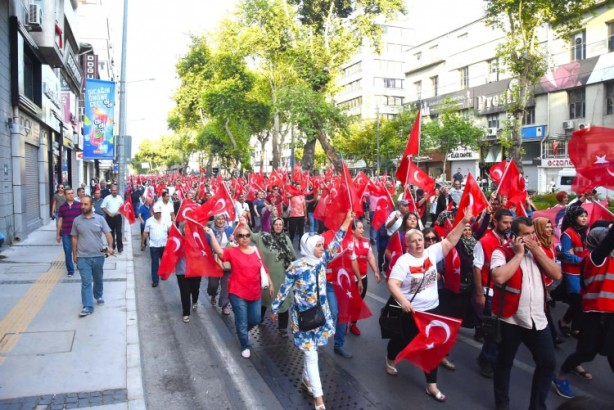 Foto - Türkiye tek yürek oldu, milyonlar meydanlara indi!