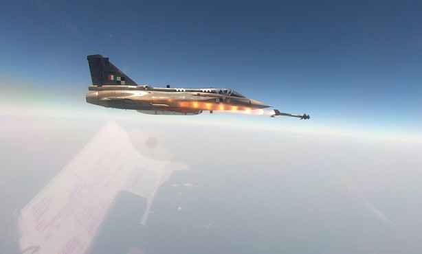 Foto - 'Türkiye KAAN'ı yaptı' diye ayağa kalkan o ülkenin savaş uçağı çakıldı!