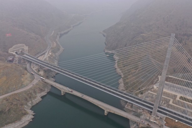 Foto - Türkiye ulaşımda çığır açtı! Bakan Uraloğlu 21 yılda faaliyete alınan yatırımları açıkladı!