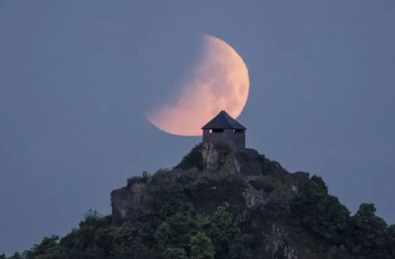 Foto - Türkiye ve dünyadan kanlı ay tutulması manzaraları